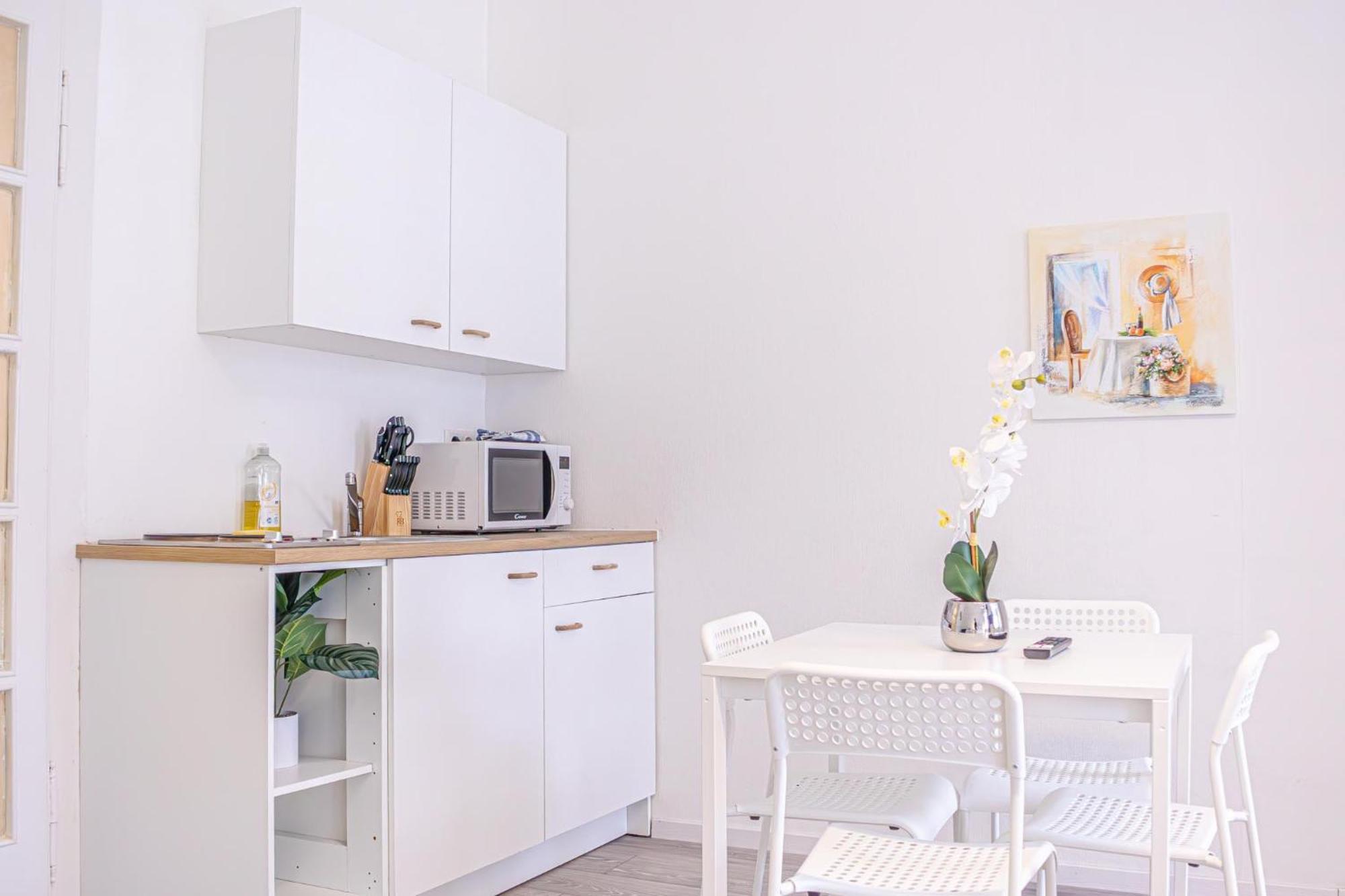Trendy Free Coffee - Wiener Stadthalle Apartment *